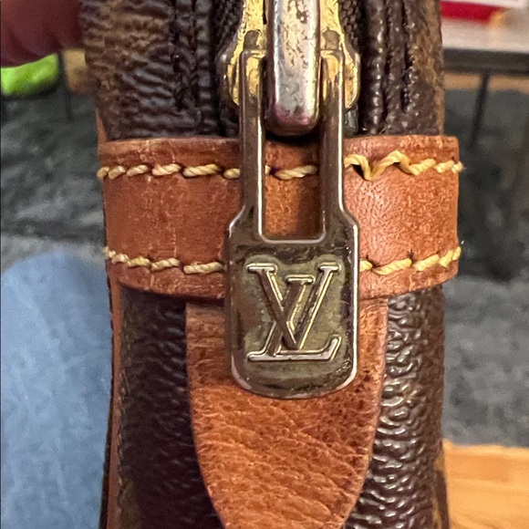 Louis Vuitton Monogram clutch Brown and Tan - Picture 17 of 17